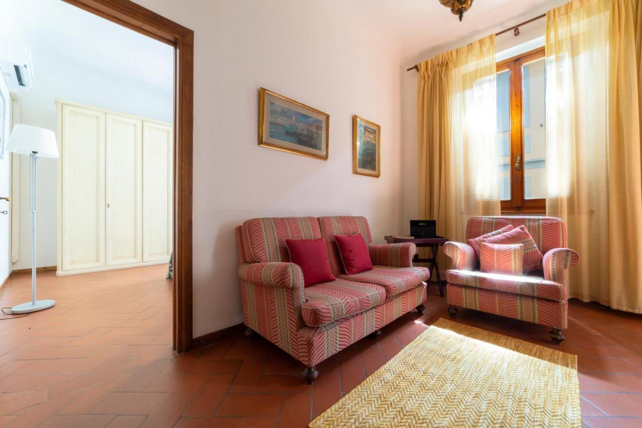 110 Sqm Apartment 6 Sleeps In Santa Croce Florenţa Exterior foto