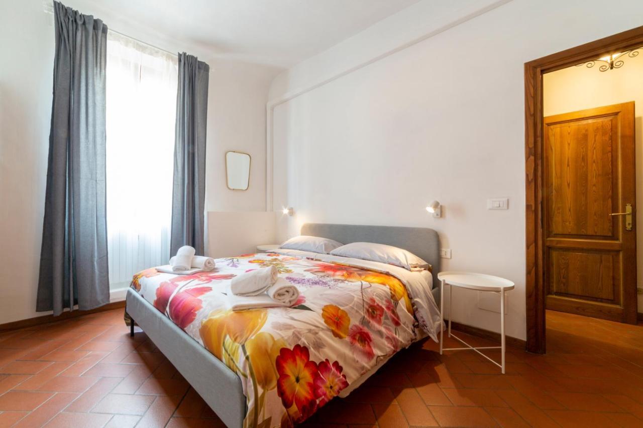 110 Sqm Apartment 6 Sleeps In Santa Croce Florenţa Exterior foto