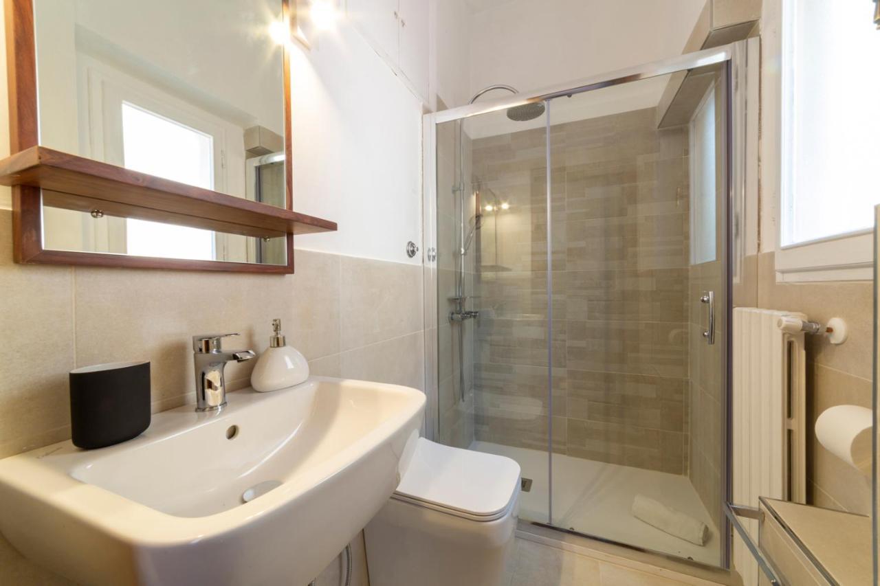 110 Sqm Apartment 6 Sleeps In Santa Croce Florenţa Exterior foto