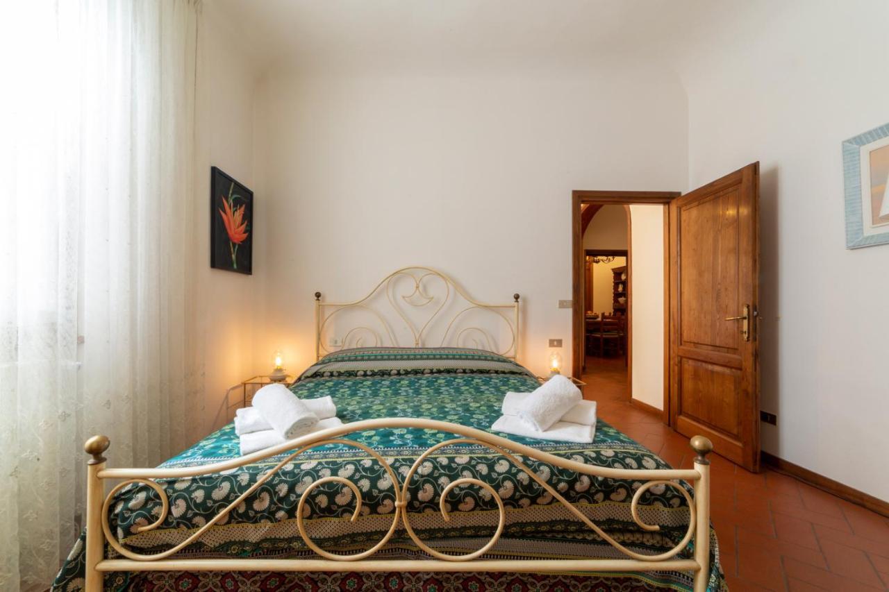 110 Sqm Apartment 6 Sleeps In Santa Croce Florenţa Exterior foto