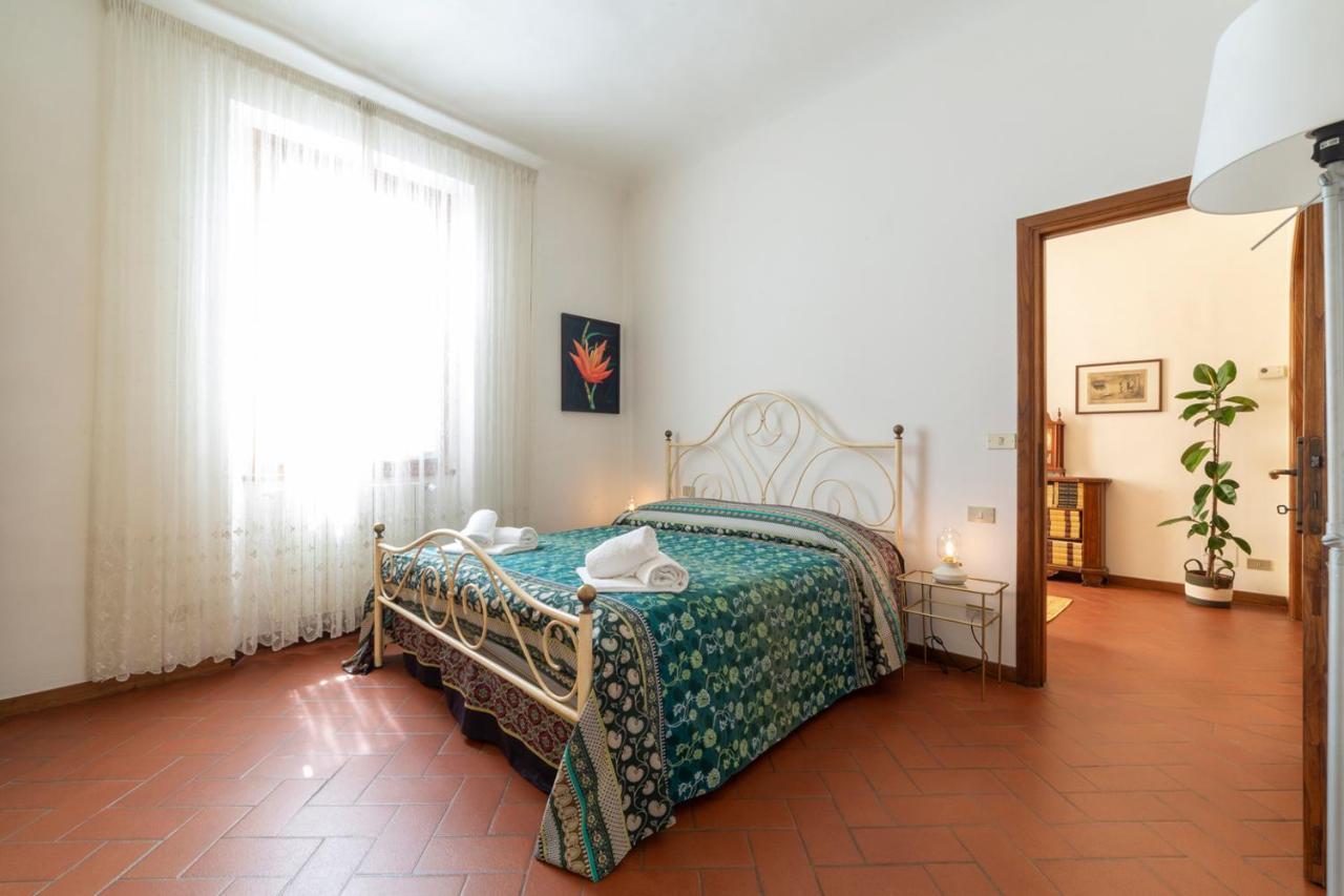 110 Sqm Apartment 6 Sleeps In Santa Croce Florenţa Exterior foto