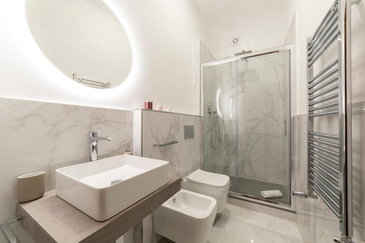 110 Sqm Apartment 6 Sleeps In Santa Croce Florenţa Exterior foto