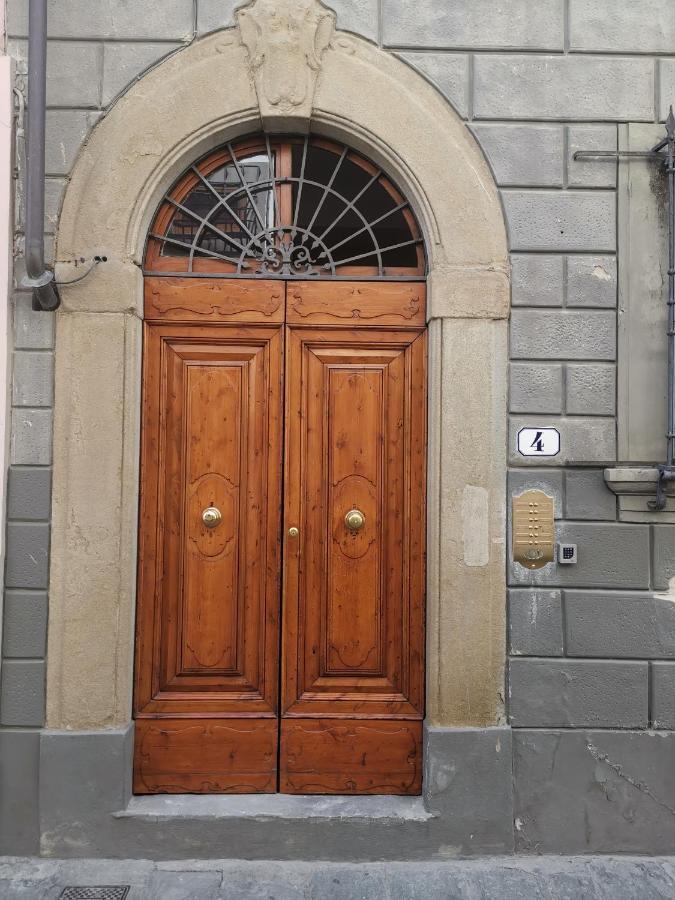 110 Sqm Apartment 6 Sleeps In Santa Croce Florenţa Exterior foto