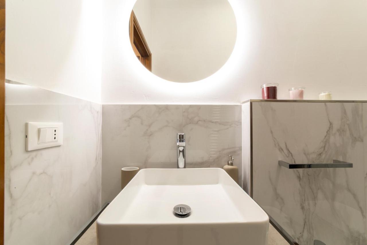 110 Sqm Apartment 6 Sleeps In Santa Croce Florenţa Exterior foto