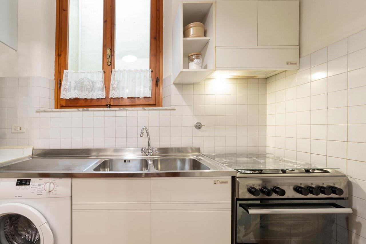 110 Sqm Apartment 6 Sleeps In Santa Croce Florenţa Exterior foto