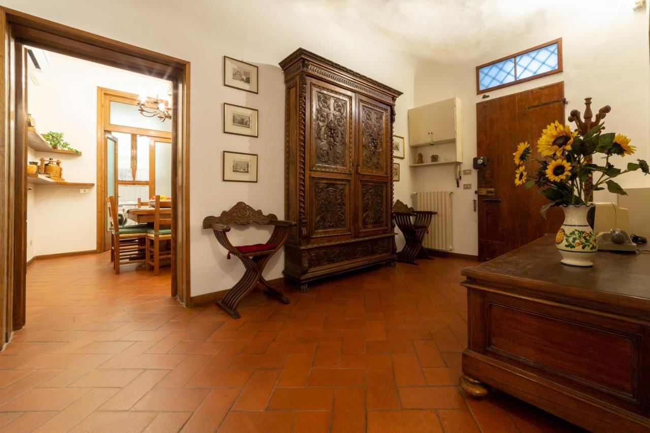 110 Sqm Apartment 6 Sleeps In Santa Croce Florenţa Exterior foto